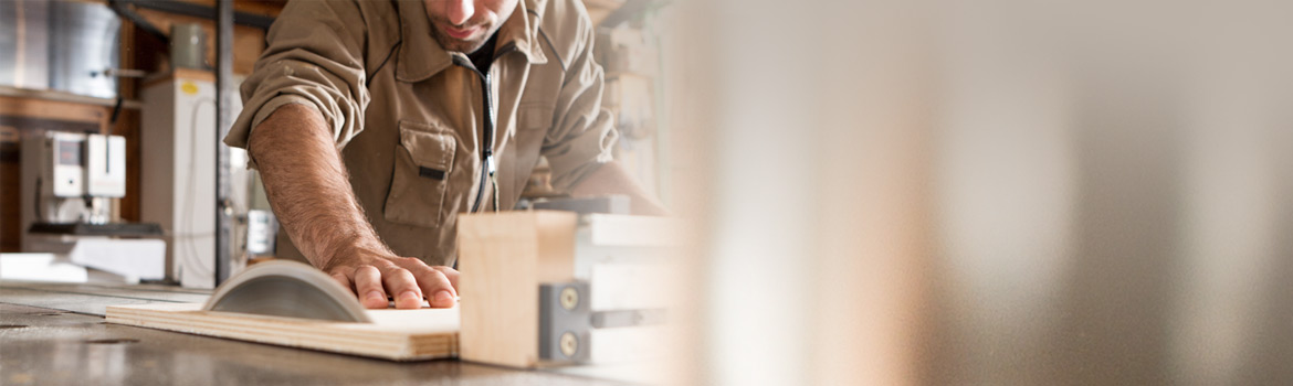 Qualité de nos portes de garage et portes en bois sur mesure